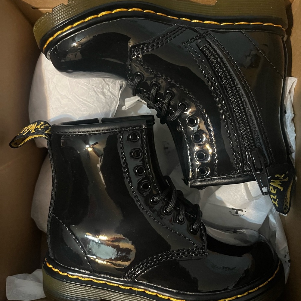 New Dr. Martens Patent Leather. Girls' 1460 Patent Lace & Zip Up Boots.Toddler 7